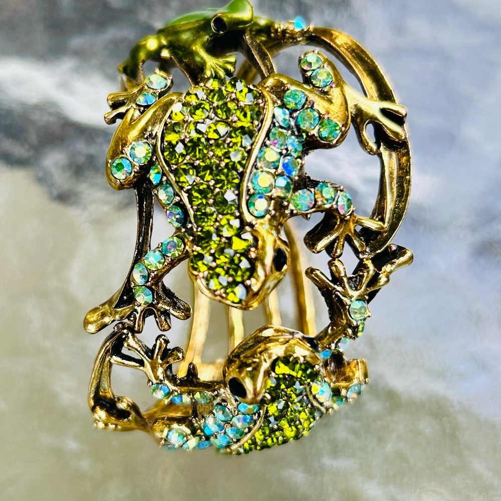 Sparkling Green and Gold Frog Bracelet